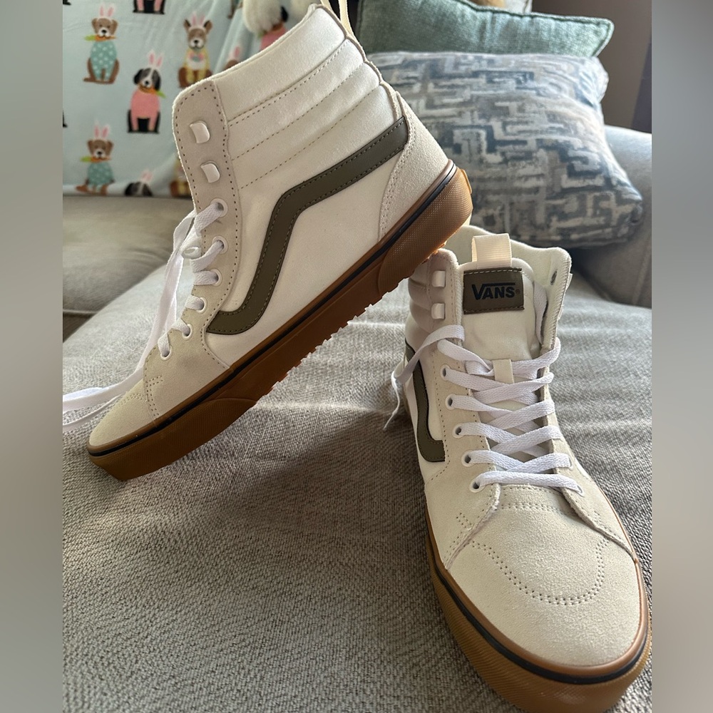 Men’s Vans Suede Uppers Rubber Sole